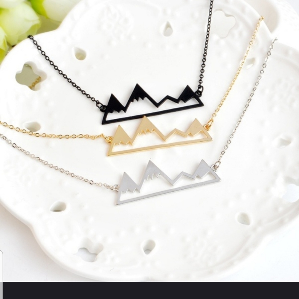 🏔🏔Very Pretty GOLD Mountains Necklace in Stainless Steel🏔🏔 - Picture 3 of 10